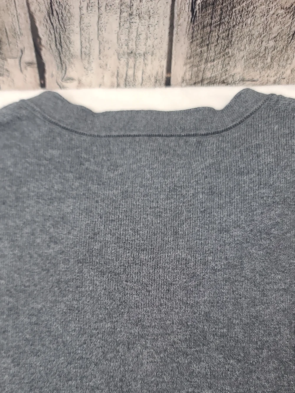 Banana Republic Premium Luxe Knit Men's V-Neck Long Sleeve Relaxed Sweater Gray